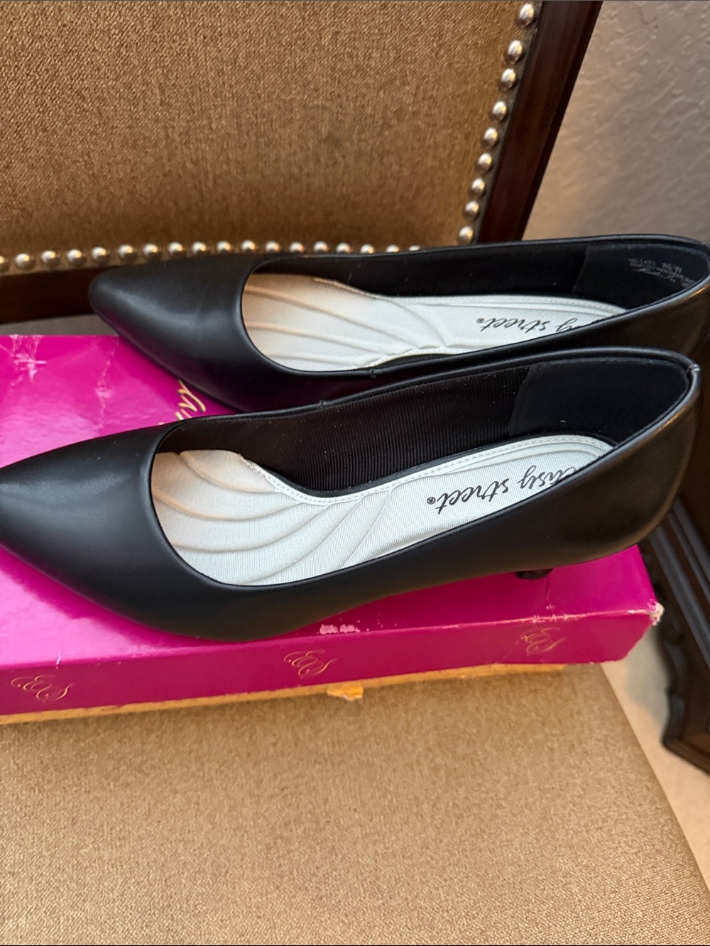 easy street Black Pointed Toe Kitten Heel Pumps